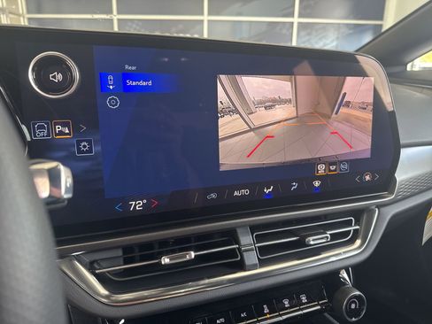 New 2026 Chevrolet Equinox EV LT image 27