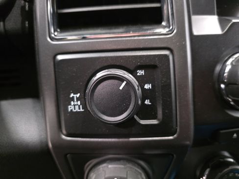 Used 2018 Ford F150 XLT w/ Equipment Group 302A Luxury AWD/4WD image 26