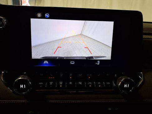 Used 2025 Chevrolet Colorado ZR2 image 13