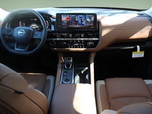 New 2026 Nissan Pathfinder Platinum AWD/4WD image 36