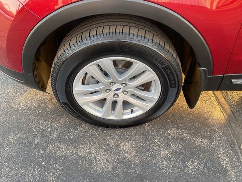 Used 2018 Ford Explorer XLT w/ Equipment Group 202A image 17