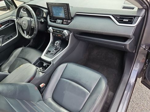 Used 2019 Toyota RAV4 XLE Premium w/ Cold Weather Package AWD/4WD image 34