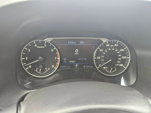 Used 2024 Nissan Altima 2.5 SV image 15