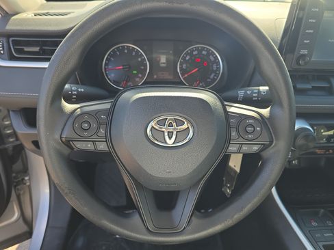Used 2019 Toyota RAV4 LE FWD image 26