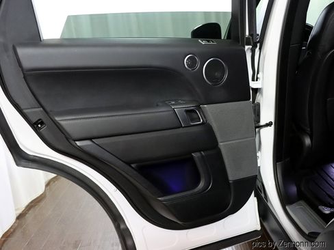 Used 2021 Land Rover Range Rover Sport HST image 30