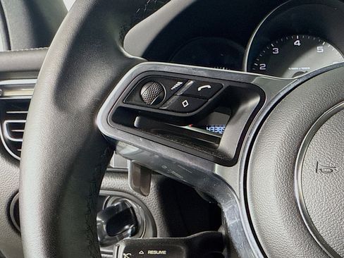 Used 2020 Porsche Macan S image 11