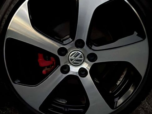 Used 2011 Volkswagen Golf 4-Door image 42