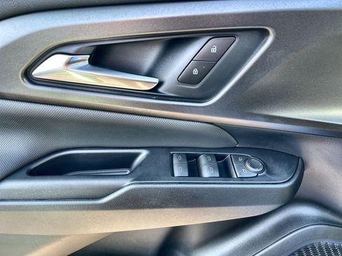 New 2026 Chevrolet Equinox EV LT image 14