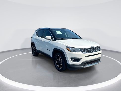 Used 2020 Jeep Compass Limited w/ Advanced Safety Group AWD/4WD image 2
