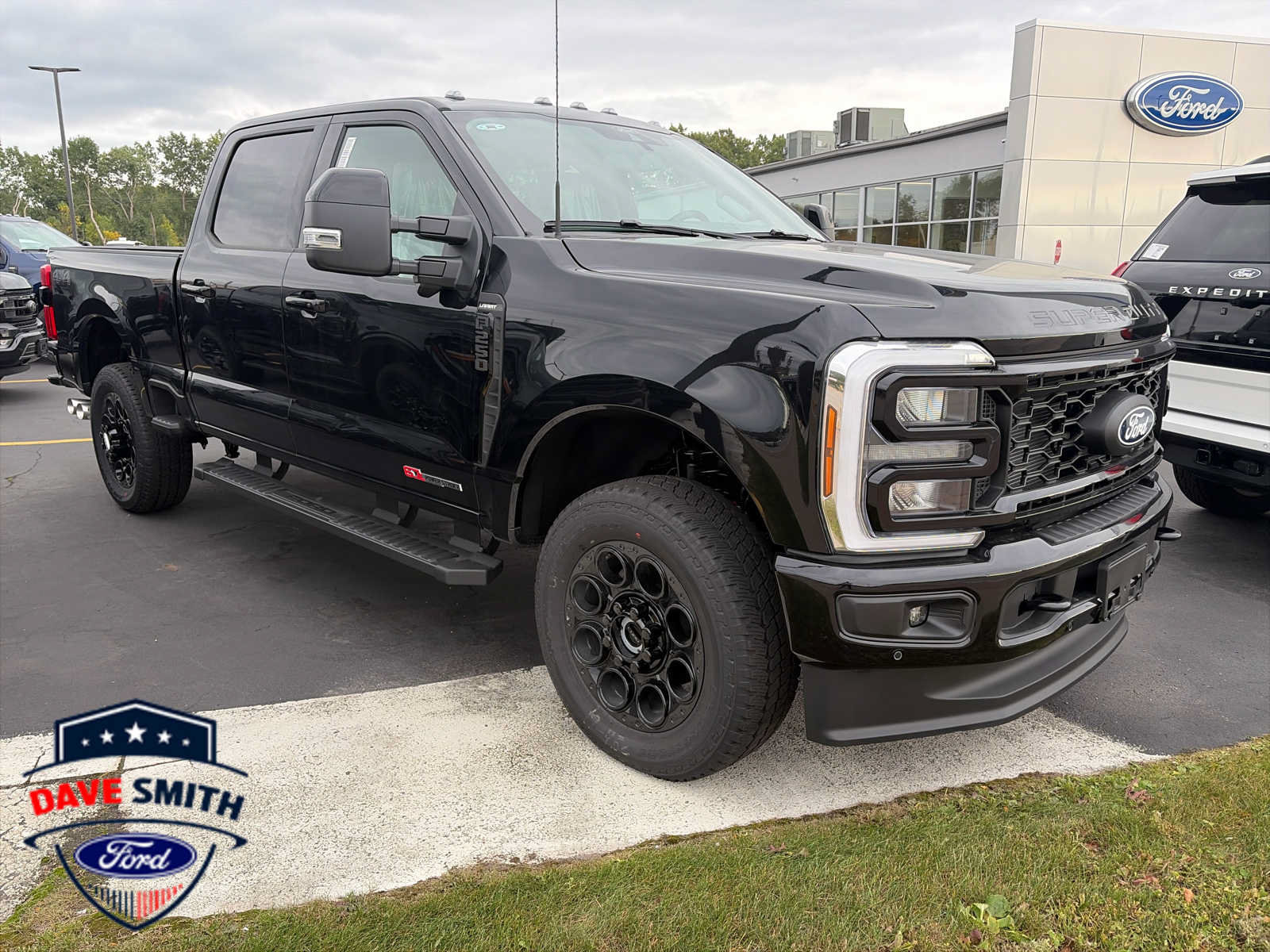 New 2027 Ford F250 Lariat w/ Black Appearance Package AWD/4WD image 1