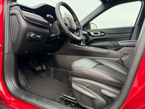 New 2026 Jeep Compass Latitude image 10