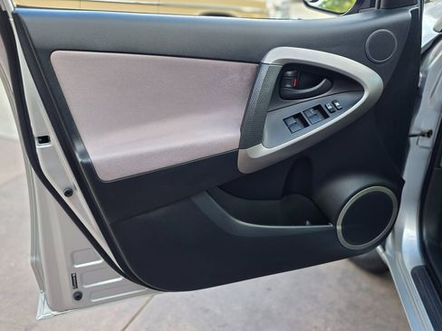 Used 2006 Toyota RAV4 2WD image 29