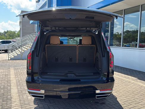Used 2026 Cadillac Escalade Luxury w/ Touring Package AWD/4WD image 33