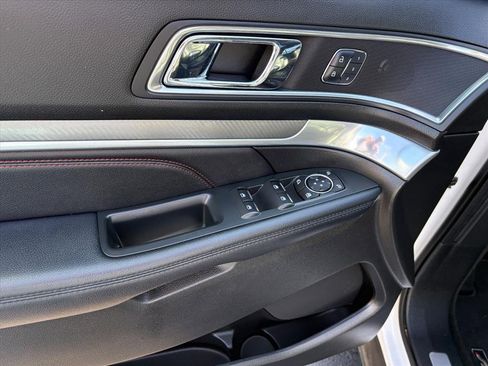 Used 2018 Ford Explorer Sport w/ Equipment Group 401A image 22