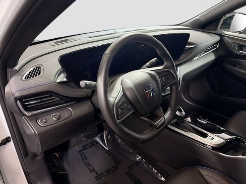 Used 2024 Buick Envista Sport Touring w/ Convenience I Package FWD image 11