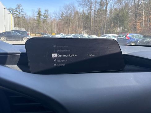 Used 2021 MAZDA MAZDA3 Hatchback w/Premium Plus Pkg image 11