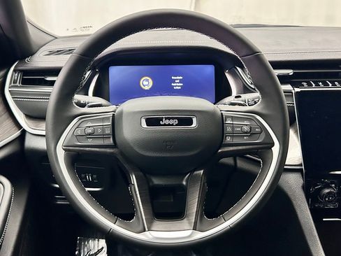 New 2025 Jeep Grand Cherokee Limited image 27