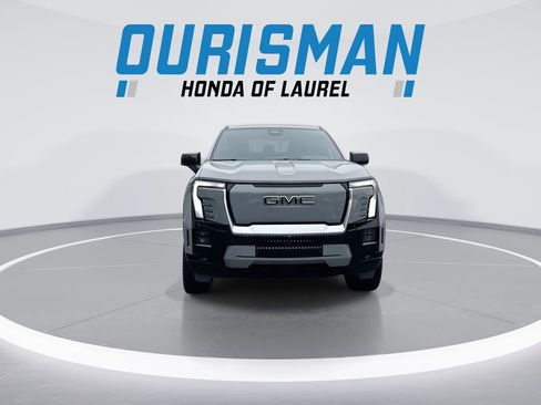 Used 2024 GMC Sierra EV Denali image 3