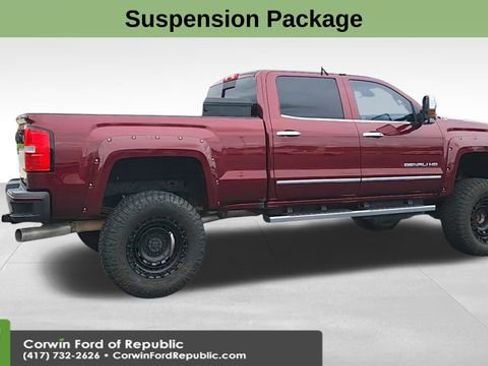 Used 2017 GMC Sierra 2500 Denali w/ Duramax Plus Package AWD/4WD image 9