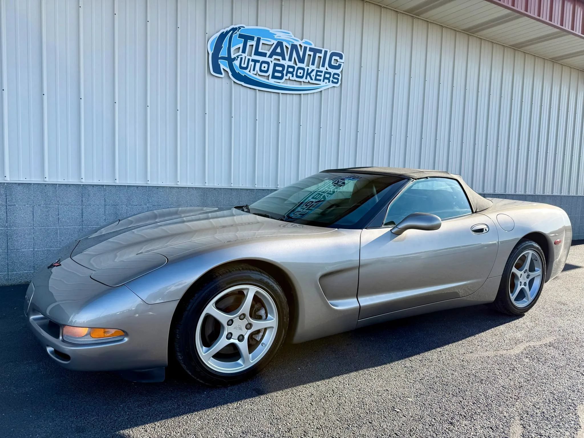 Used 2001 Chevrolet Corvette Convertible w/ Preferred Equipment Group2 RWD image 1