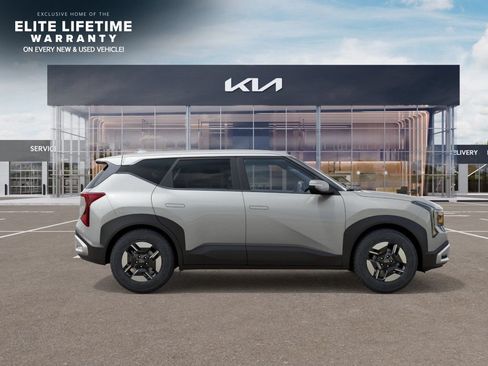 New 2027 Kia Seltos LX FWD image 8