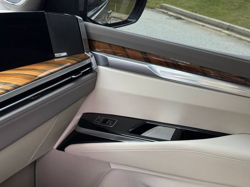 Certified 2025 Cadillac Escalade ESV Sport Platinum w/ LPO, ONYX Package AWD/4WD image 39