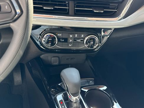 New 2025 Chevrolet Trax LT image 17