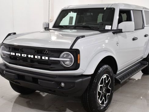 New 2026 Ford Bronco Outer Banks AWD/4WD image 2