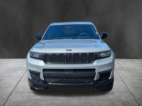New 2025 Jeep Grand Cherokee L Limited w/ Luxury Tech Group II RWD image 9