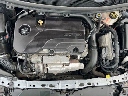 Used 2019 Chevrolet Cruze Premier FWD image 41