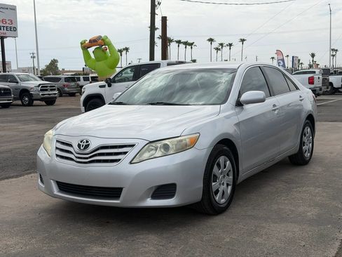 Used 2011 Toyota Camry LE FWD image 1