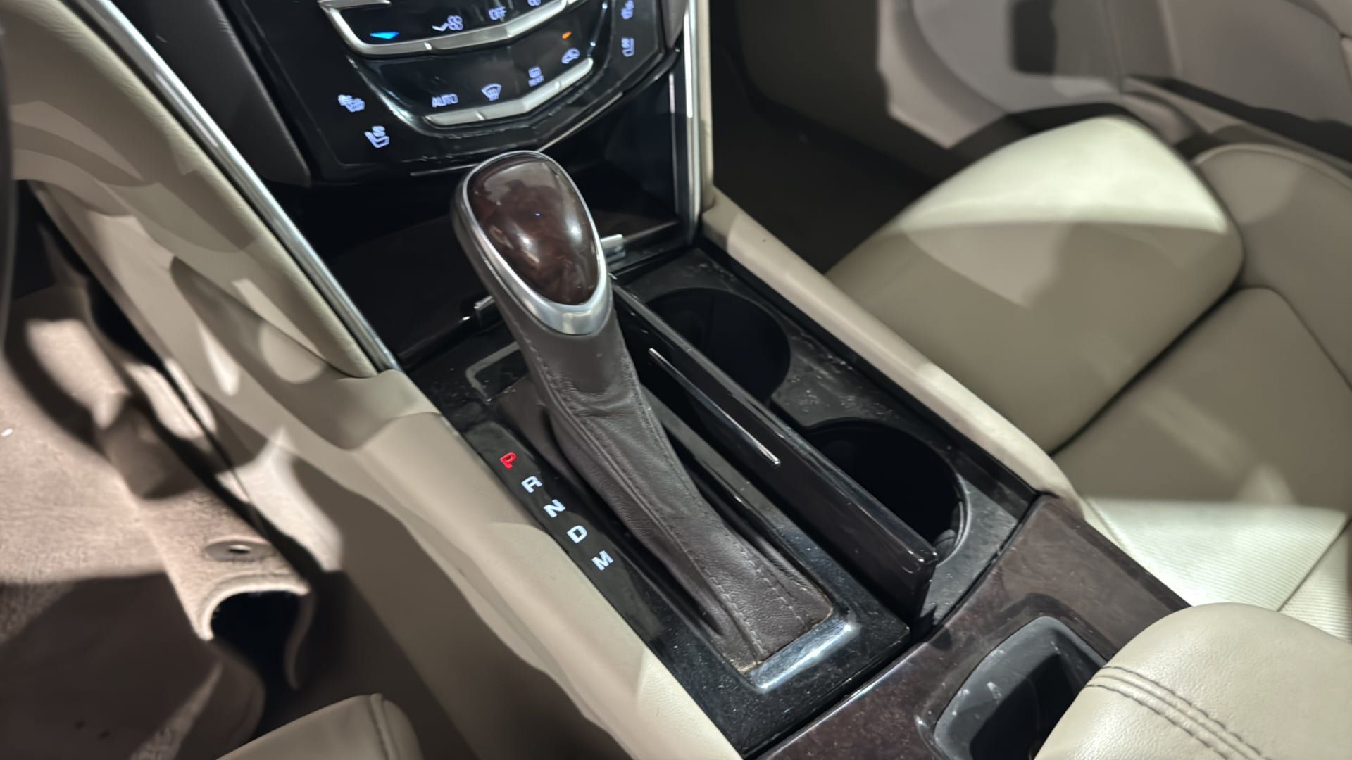 Used 2014 Cadillac XTS Vsport Premium w/ Driver Assist Package AWD/4WD image 23
