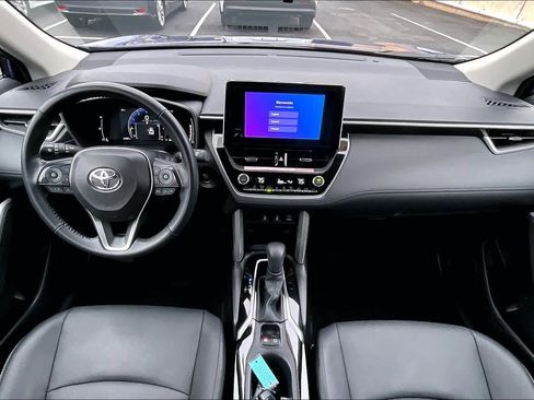 Certified 2024 Toyota Corolla Cross XLE image 14