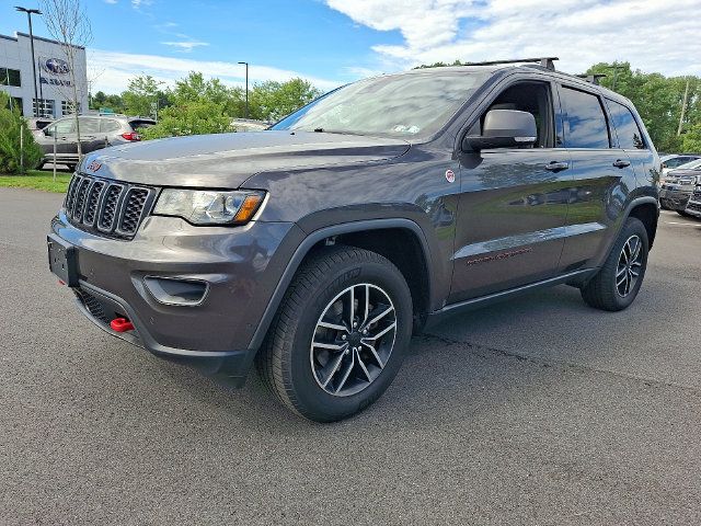 Used 2019 Jeep Grand Cherokee Trailhawk AWD/4WD image 3