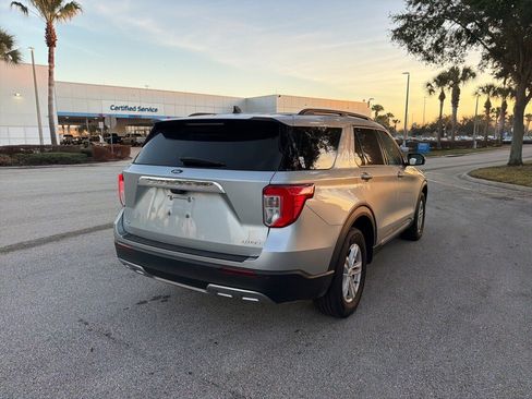 Used 2023 Ford Explorer XLT w/ Equipment Group 202A image 5