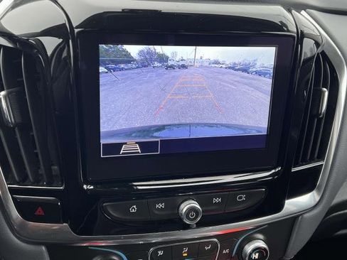 Used 2021 Chevrolet Traverse LT image 24