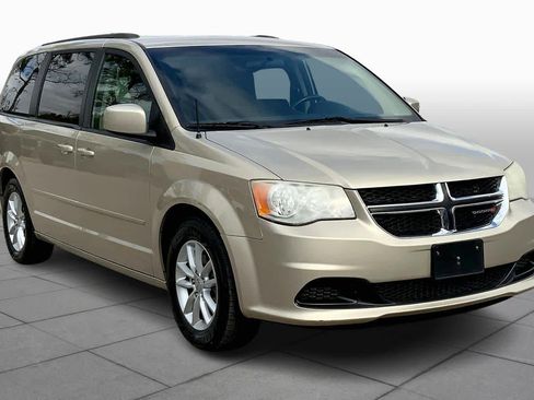 Used 2015 Dodge Grand Caravan SXT w/ Rear Park Assist Package image 2
