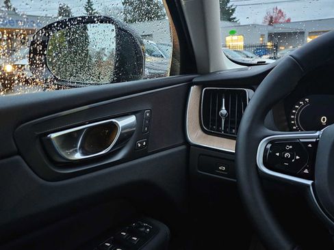 New 2026 Volvo XC60 B5 Plus w/ Climate Package image 29