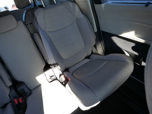 Used 2021 Toyota Sienna LE image 14