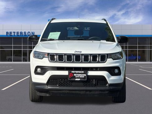 Used 2024 Jeep Compass Latitude AWD/4WD image 9