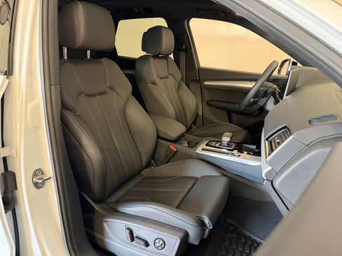Certified 2025 Audi Q5 2.0T Premium w/ Convenience Plus Package image 33