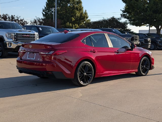 Used 2025 Toyota Camry SE w/ Convenience Package FWD image 5