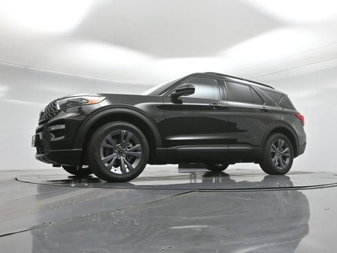 Certified 2022 Ford Explorer XLT w/ Equipment Group 202A image 49