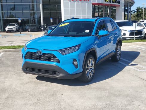 Used 2021 Toyota RAV4 XLE Premium image 7