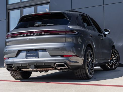 Certified 2026 Porsche Cayenne E-Hybrid AWD/4WD image 11