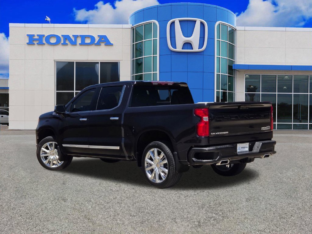 Used 2024 Chevrolet Silverado 1500 High Country w/ High Country Premium Package AWD/4WD image 5