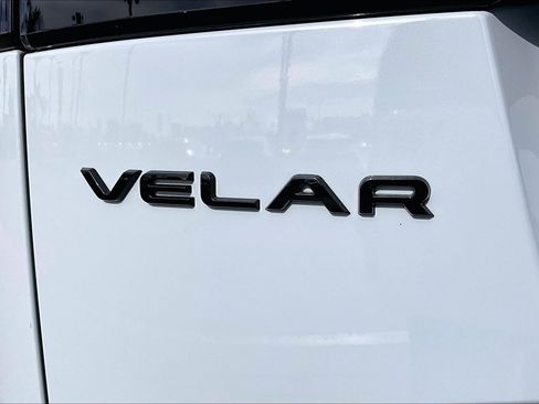 Used 2025 Land Rover Range Rover Velar Dynamic SE image 8