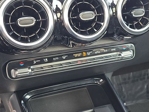 Certified 2023 Mercedes-Benz GLB 250 image 22