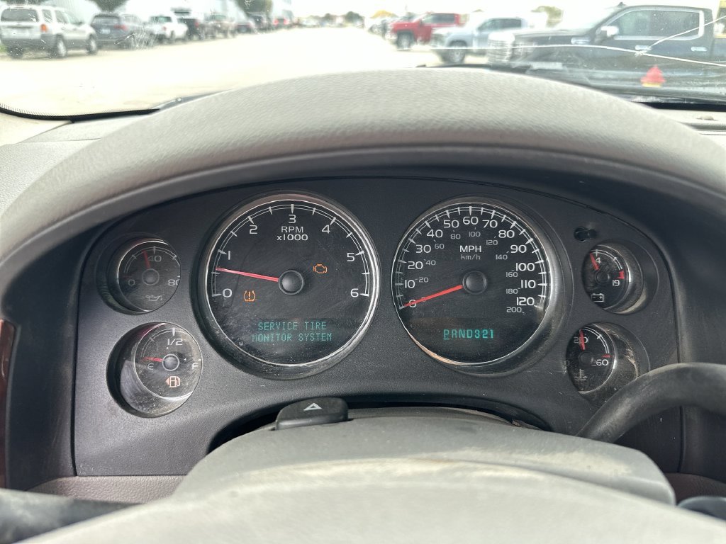 Used 2007 Chevrolet Suburban LTZ w/ LTZ Preferred Equipment Group AWD/4WD image 11