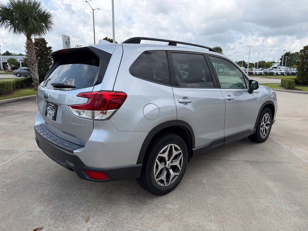Used 2019 Subaru Forester Premium w/ All-Weather Package AWD/4WD image 5